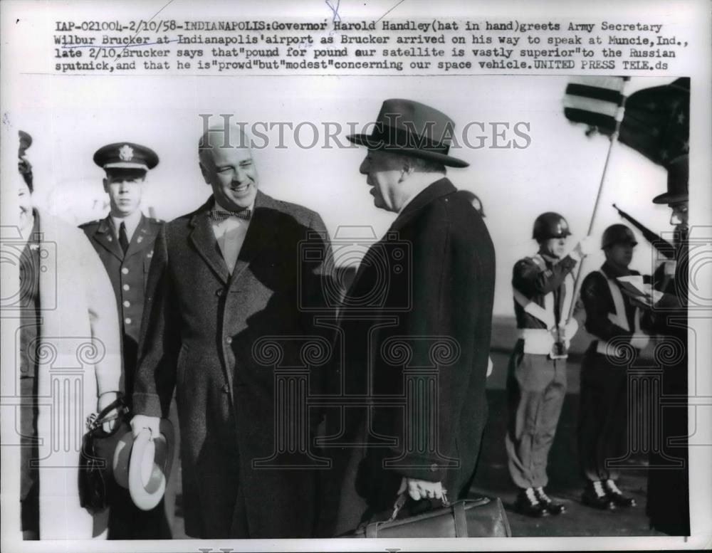 1958 Press Photo Indianapolis Gov Harold Handley &amp; Army Sec Wilbur Brucker - Historic Images