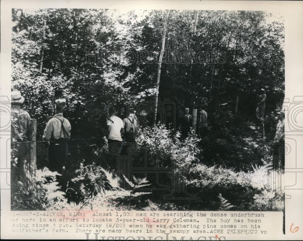 1949 Press Photo Men search for 3-year-old Larry Coleman Aitken, Minnesota - Historic Images