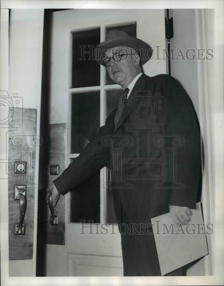 1945 Press Photo Secretary of Labor Lewis B Schwellenbach at White House - Historic Images