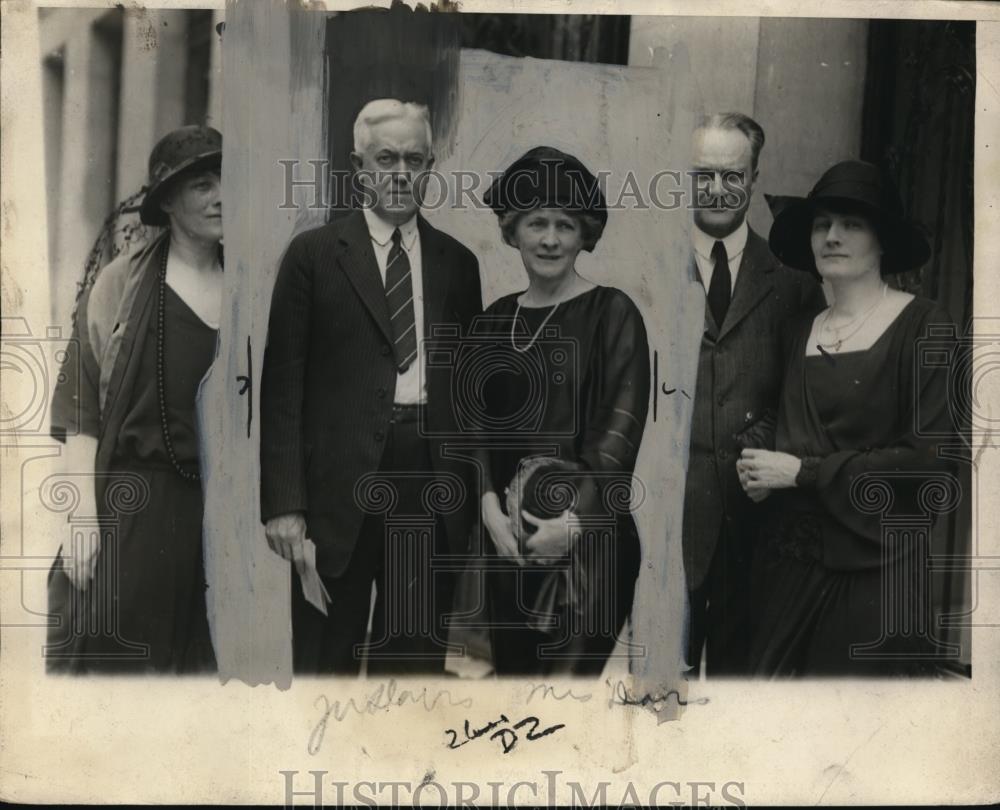 1924 Press Photo Mr and Mrs John W. Devis. - Historic Images