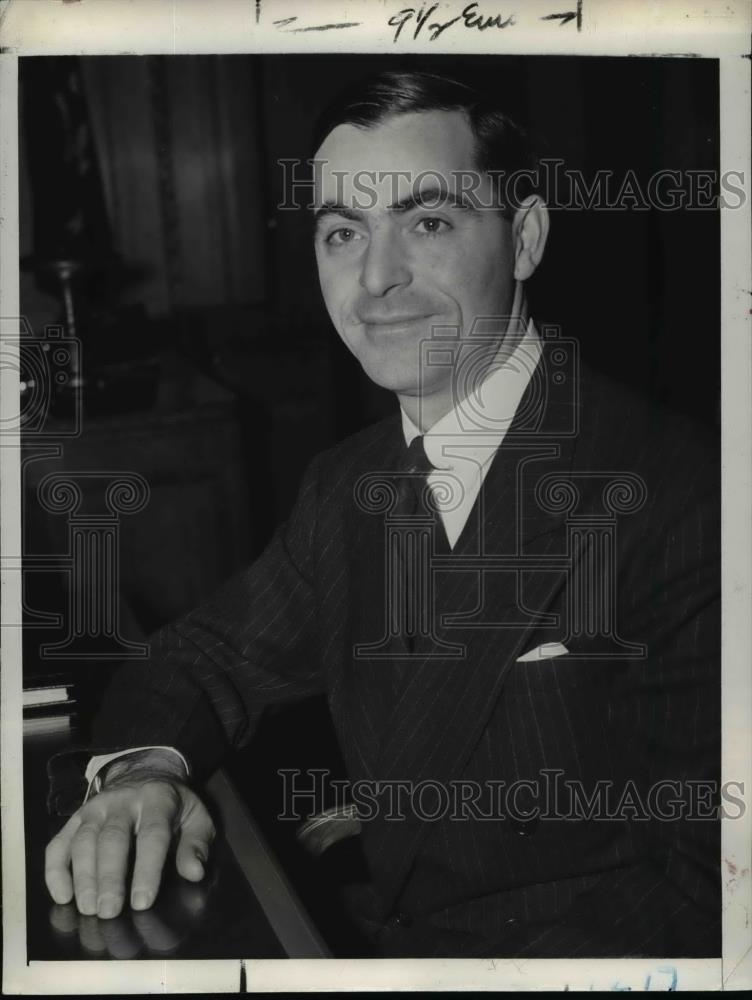 1942 Press Photo Oscar S Cox sworn in as assistant t Solicitor General in D.C. - Historic Images