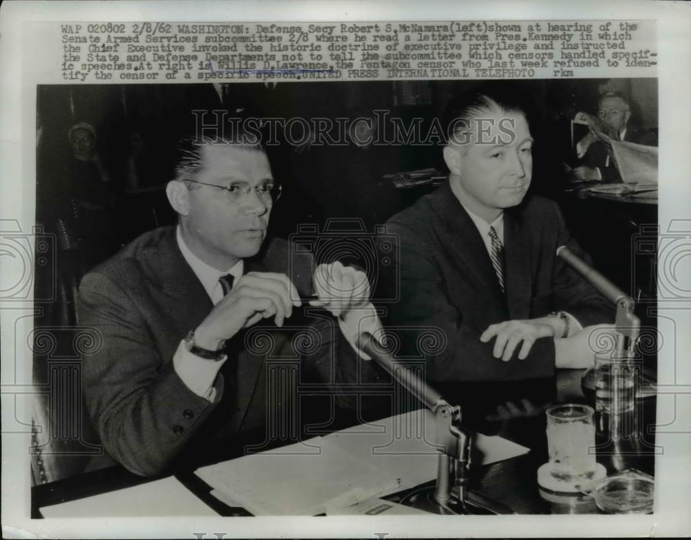 1962 Press Photo Defense Sec Robert McNamara (L) and Willis Lawrence testifying - Historic Images