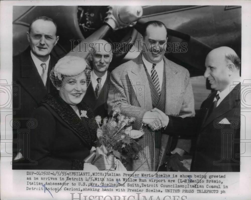 1955 Press Photo Italian Premier Mario Scelba Arrived In Detroit - Historic Images