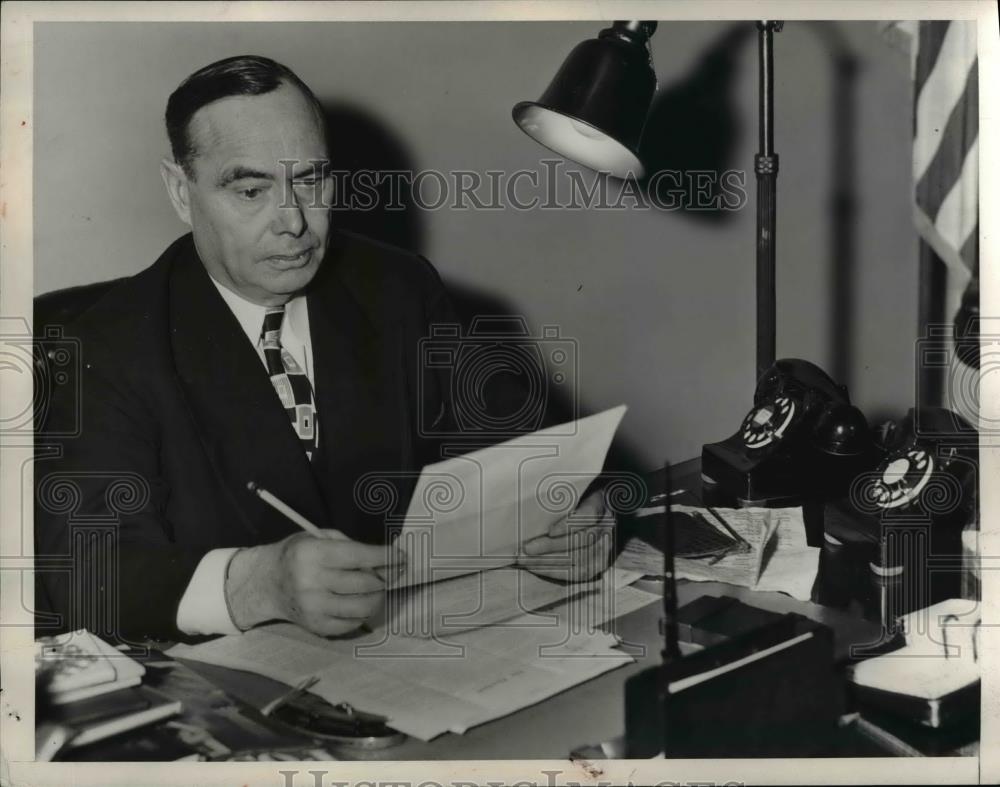 1948 Press Photo Washington DC Joseph W Martin Of Massachusetts Doing Paper Work - Historic Images