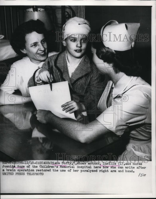 1953 Press Photo Diane Duffy, mom Lucille & RN Junita Auge at Chicago Hospital - Historic Images