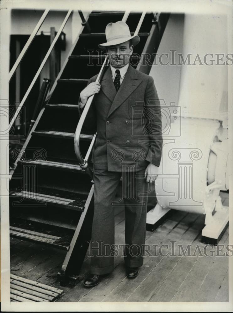 1933 Press Photo Mrs. Louis W.Beretta aboard the New Grace Liner Santa Paula. - Historic Images