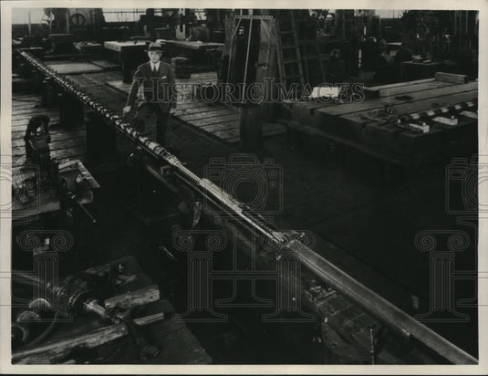 1930 Press Photo De. Edward Ekstromer Model Electric Oil Pump - Historic Images