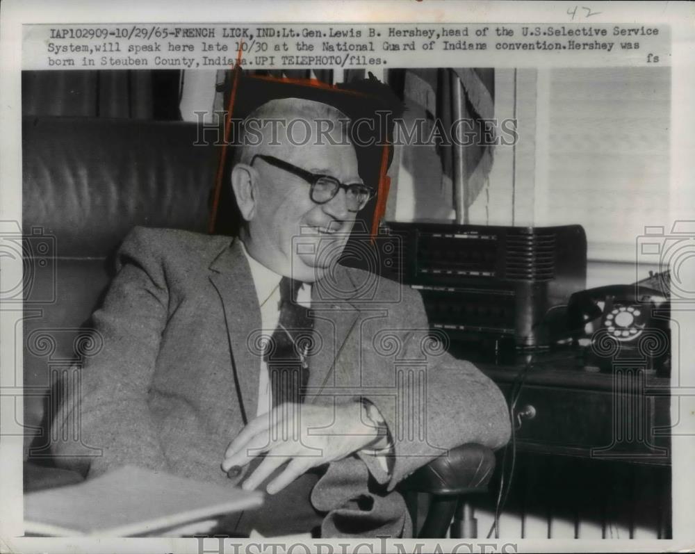 1965 Press Photo Lt. Gen. Lewis Hershey At The Convention - Historic Images