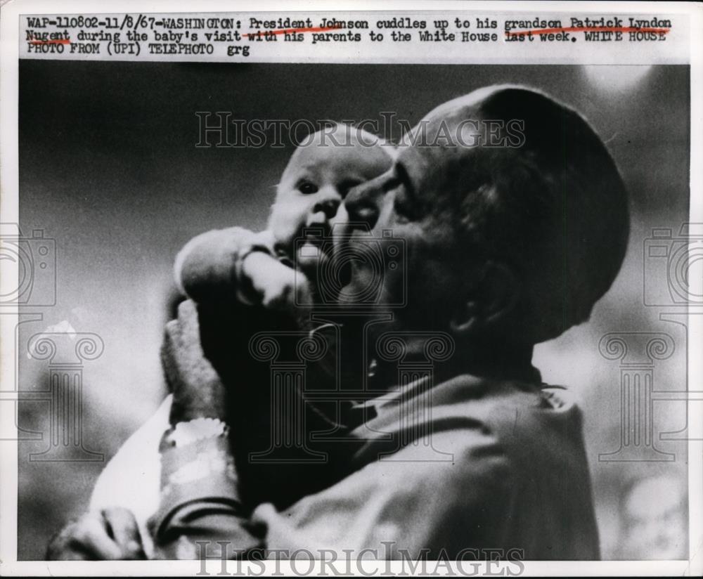 1967 Press Photo Pres.Lyndon Johnson and grandson Patrick Lyndon Johnson - Historic Images