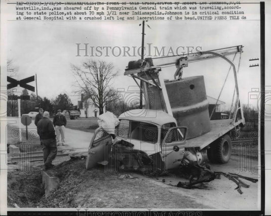 1958 Press Photo Robert L Johnson Car & Train Accident Indianapolis - Historic Images
