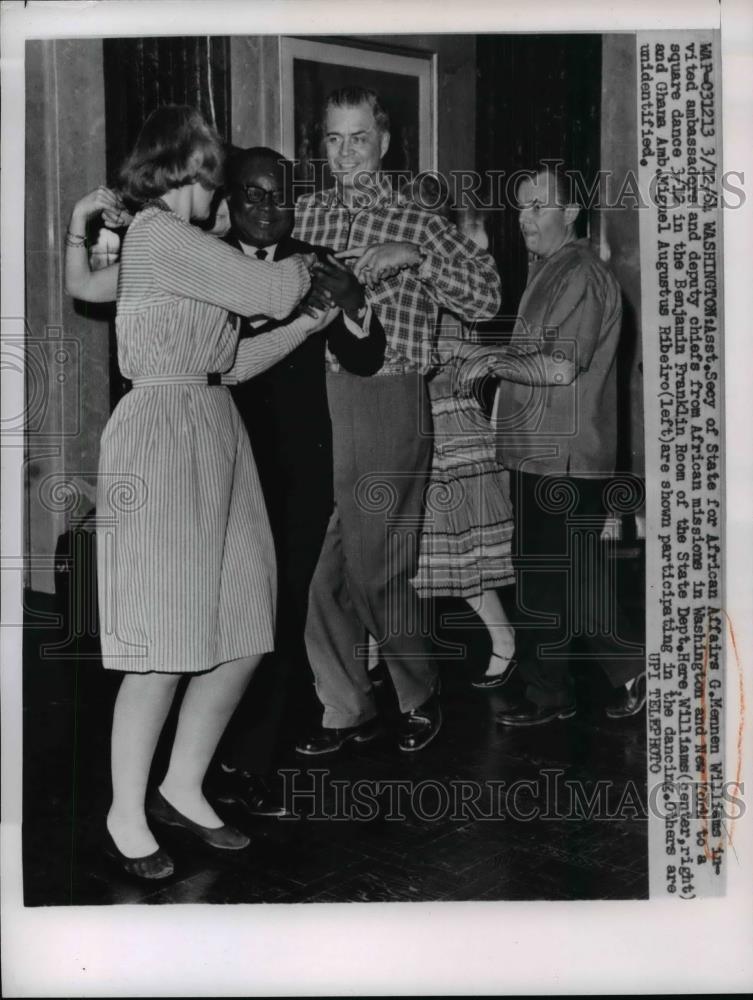 1961 Press Photo G. Mennen Williams &amp; Ghana&#39;s Miguel Ribeiro at Square Dance - Historic Images