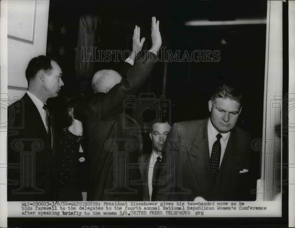 1956 Press Photo President Eisenhower National Republican Women's Conference - Historic Images