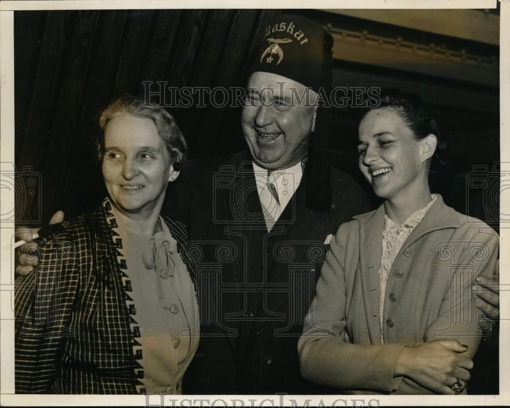 1940 Press Photo Mrs. Walter D. Cline, Water D. Cline, Dorothy arrived in LA - Historic Images