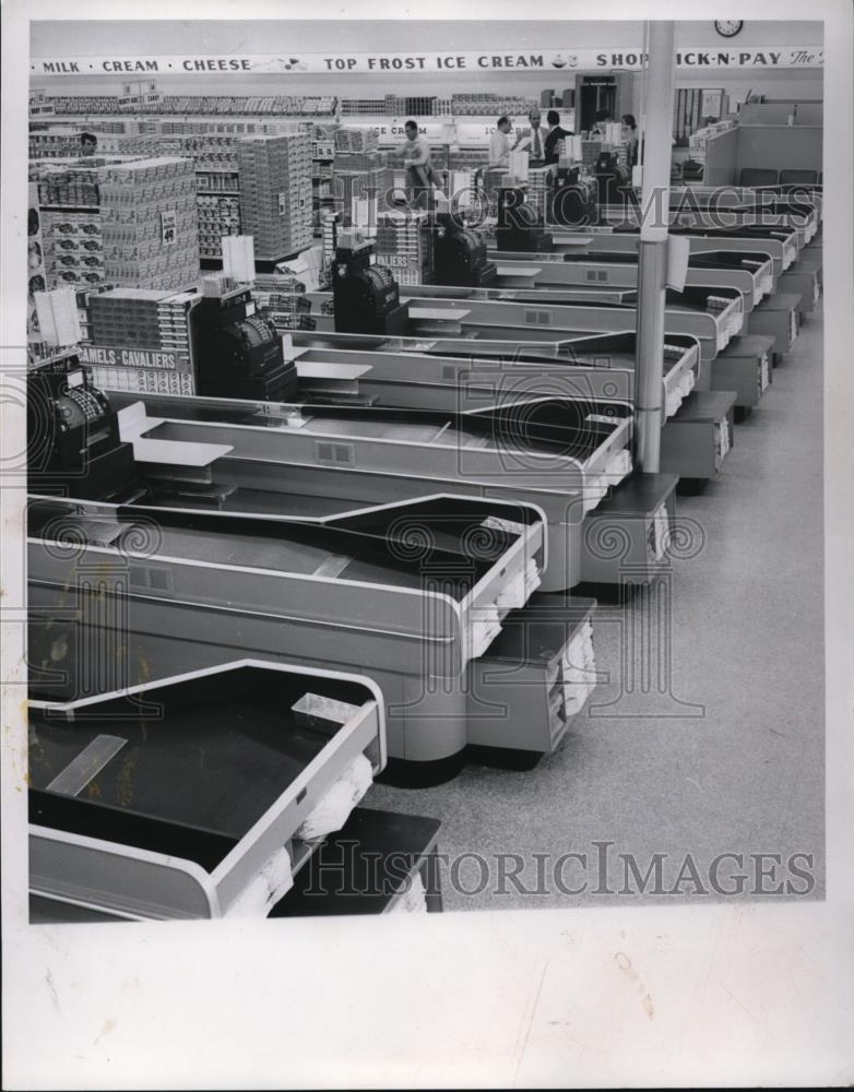 1954 Press Photo Pick N&#39; Pay Gorcery Store. - Historic Images