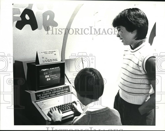 1984 Press Photo Nutrition Computer C1 Health Museum- Bob Burrows - cva88364 - Historic Images