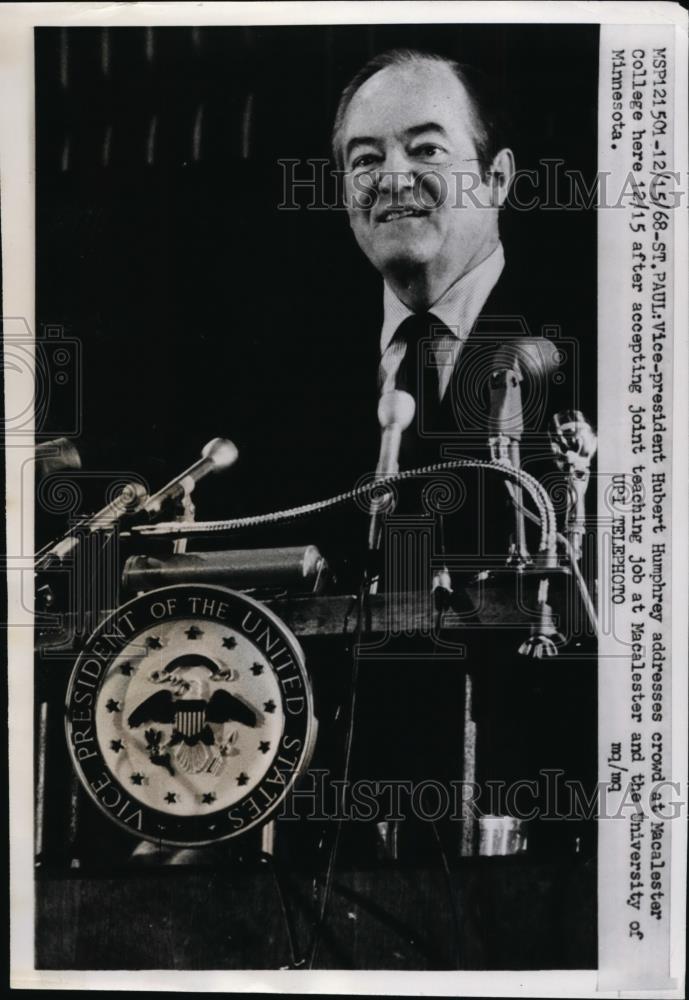 1968 Press Photo St Paul Minn, VP Hubert Humphrey, teaching Univ of Minnesota - Historic Images