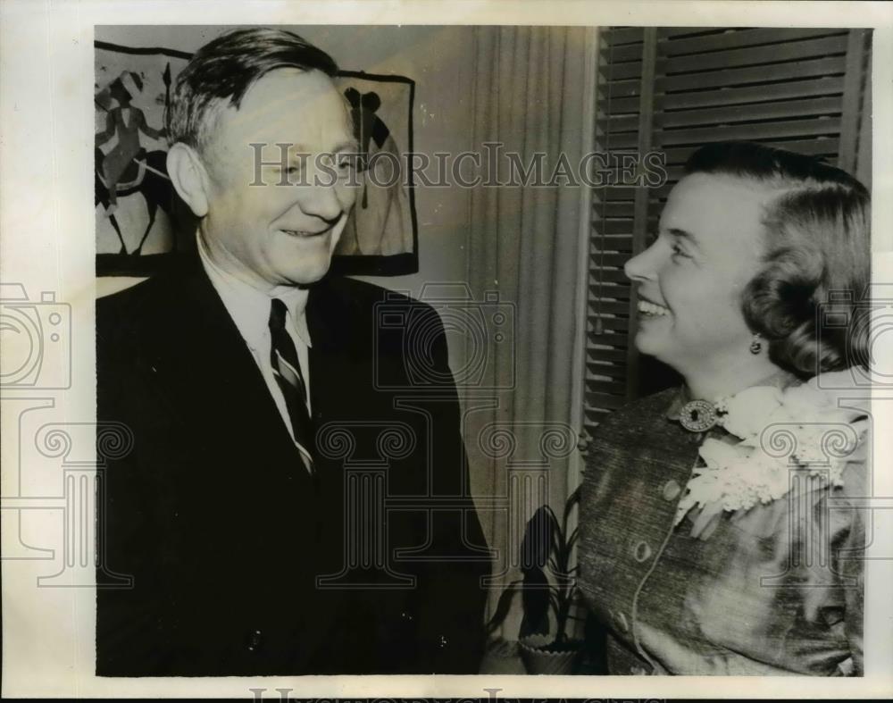 1954 Press Photo Supreme Court Justice William O. Douglas - Historic Images