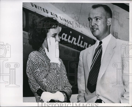1952 Press Photo Mrs. Barbara Eisenhower With Her Husband Maj. John Eisenhower - Historic Images