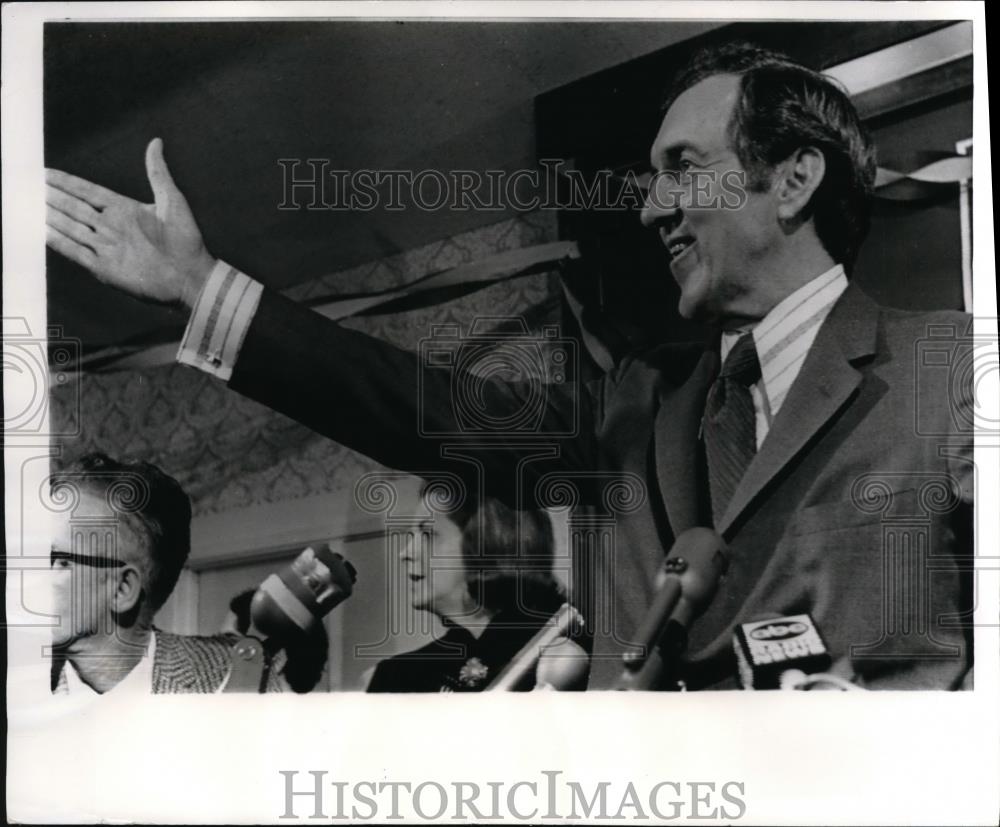 1970 Press Photo Maine Senator Edmund S. Muskie Thanking Supporters - Historic Images