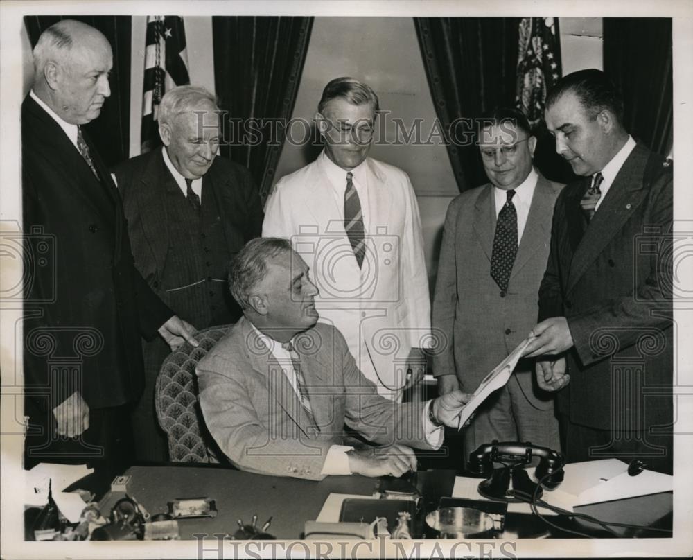 1938 Press Photo President Franklin Roosevelt Invited to Letter Carriers Convent - Historic Images