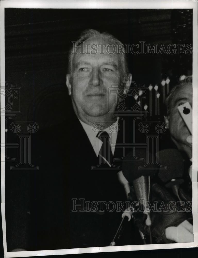 1969 Press Photo U.S. Sec of State William Rogers Press Conf. Elysee Palace - Historic Images