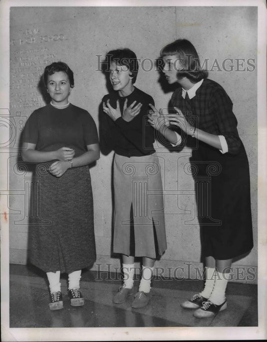 1957 Press Photo Parma High School Student act for a play - Historic Images