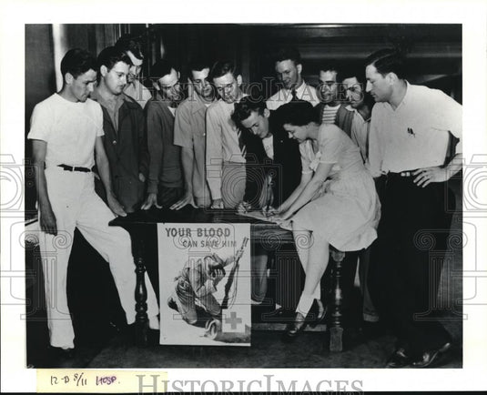 1991 Press Photo Blood Donor Drives in 1944 after Pearl Harbor Bombing. - Historic Images