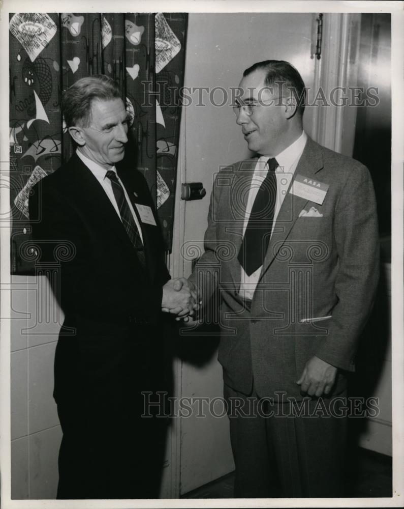 1956 Press Photo Gordon Hawkins, Mark C. Schinnerer - Historic Images