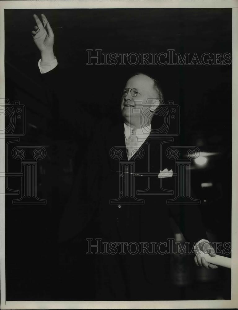 1933 Press Photo Dan Tobey Here. - Historic Images