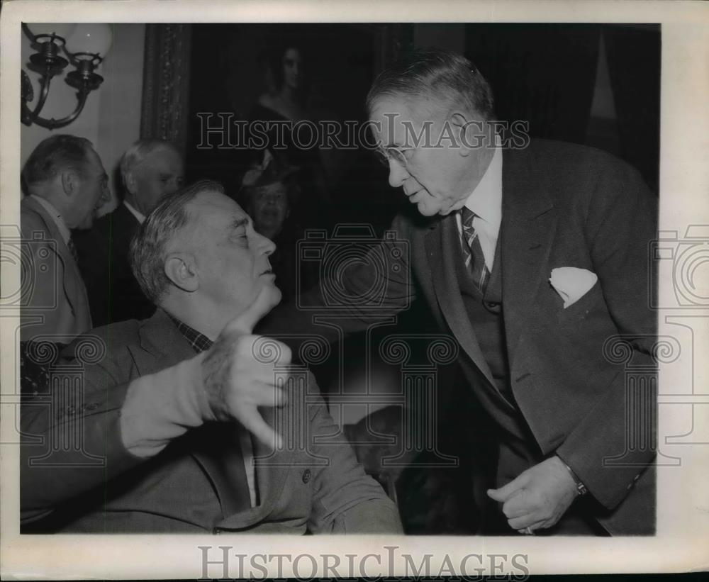 1943 Press Photo President Roosevelt and Senator Barkley - Historic Images