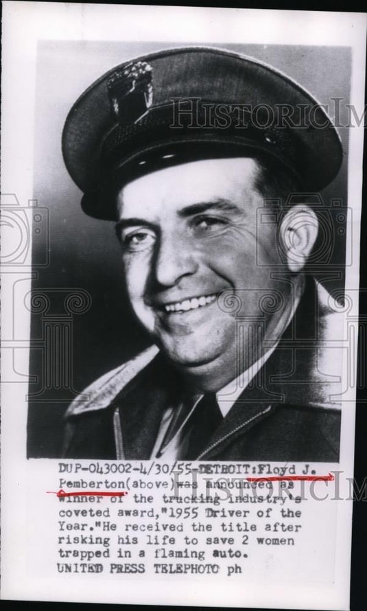 1955 Press Photo Floyd Pmberton wins "Driver of the Year" after saving two women - Historic Images