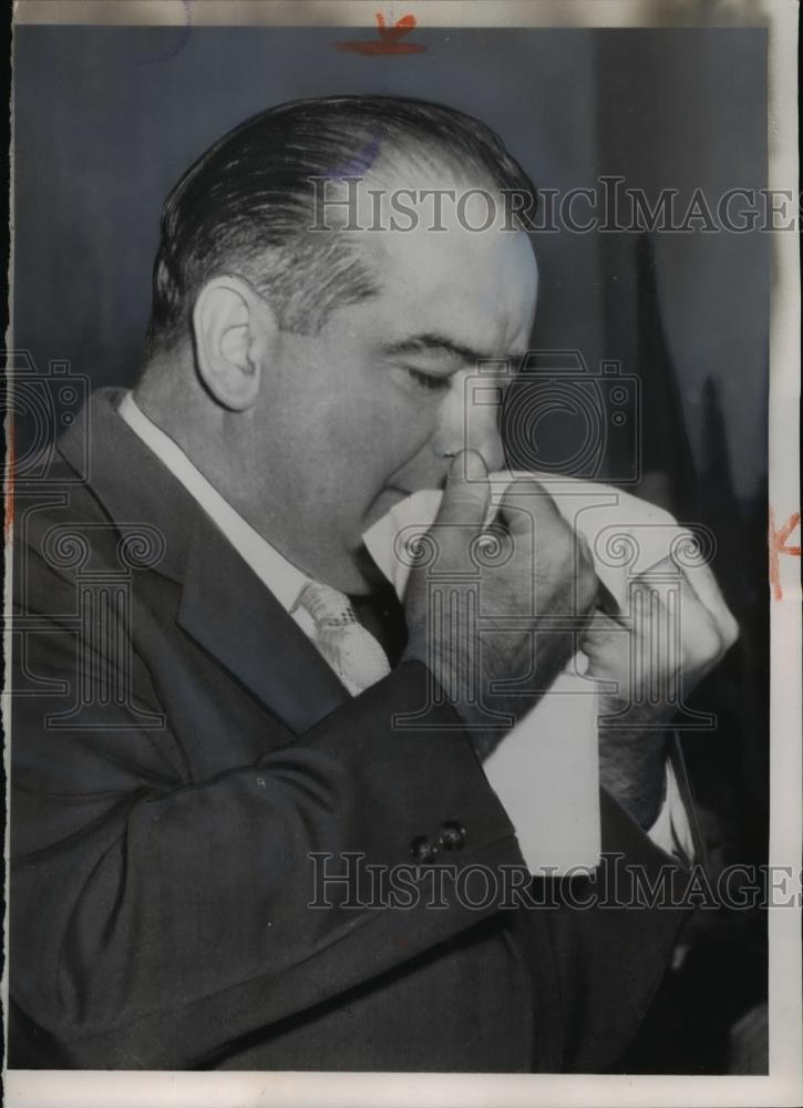 1954 Press Photo Washington-Sen. Joseph McCarthy becomes emotional at rally. - Historic Images