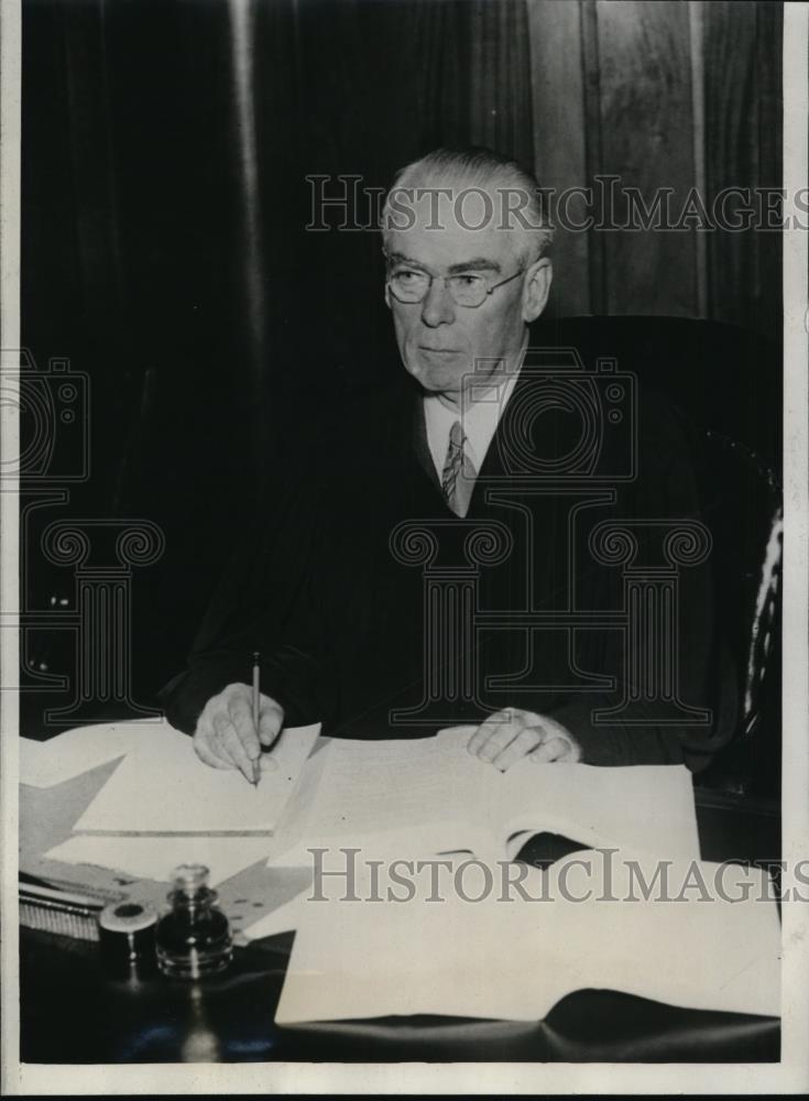 1933 Press Photo Judge M Joyce Federal District Court - Historic Images