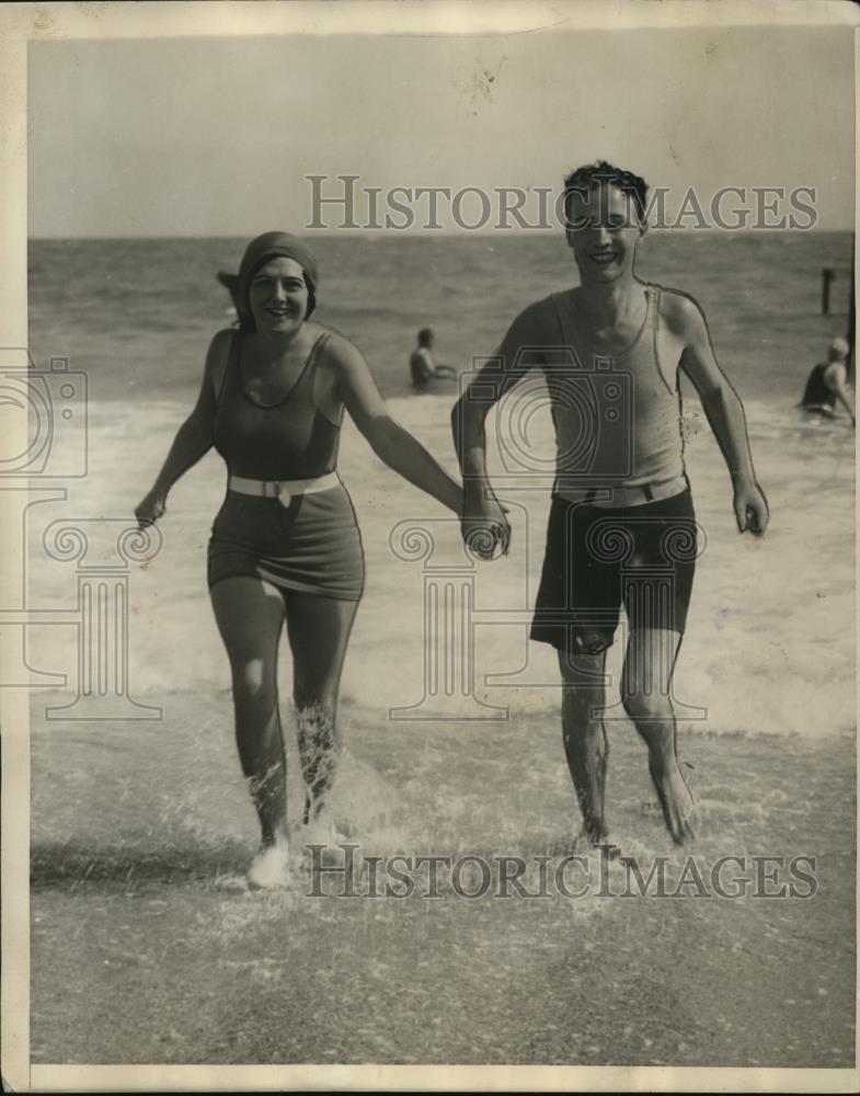 1930 Press Photo Ex-Governor NY Alfred Smith&#39;s Son &amp; Daughter in Law Palm Beach - Historic Images