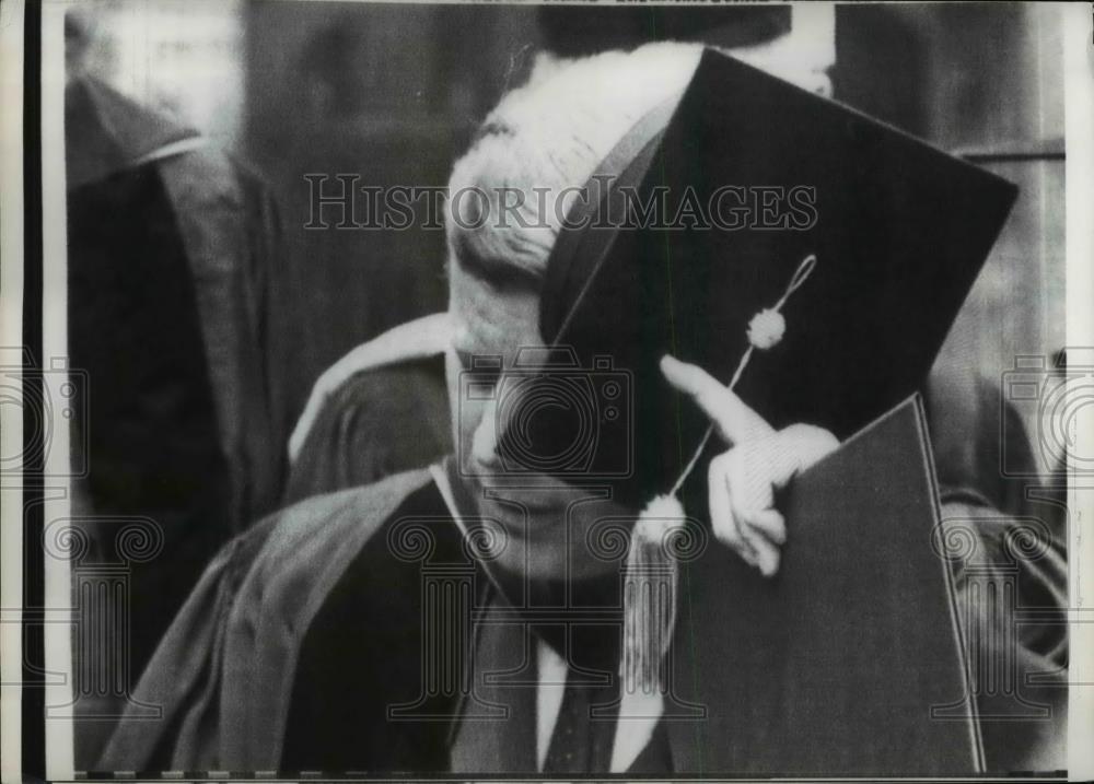 1962 Press Photo Pres. John Kennedy at Yale Univ. receive Honoray Doctor of Law - Historic Images