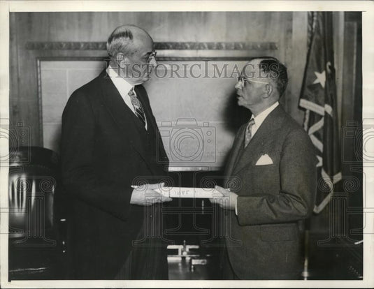 1935 Press Photo Honorable James Morris succeeds Angus MacLean in Claims Court - Historic Images
