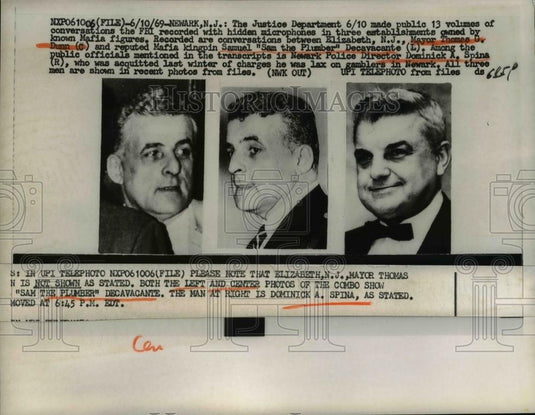 1969 Press Photo Samuel Sam The Plumber Decavacante, Mayor Thomas D. Dunn - Historic Images