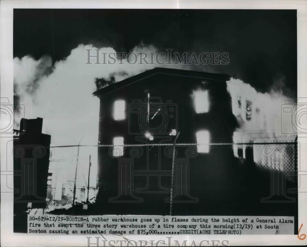 1951 Press Photo Rubber Warehouse in flames of general alarm in Boston. - Historic Images