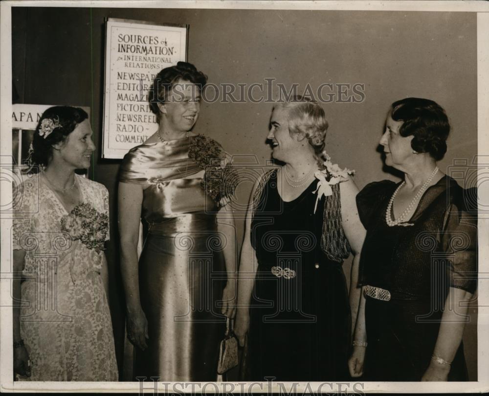 1939 Press Photo Mrs Franklin Roosevelt at Cure of War Conf. in Washington DC - Historic Images
