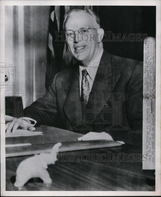 1951 Press Photo Governor Earl Warren of California in his Office - Historic Images