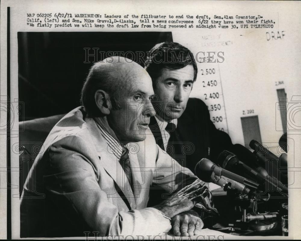 1971 Press Photo Washington Sen Alan Cranston and Sen Mike Gravel - Historic Images