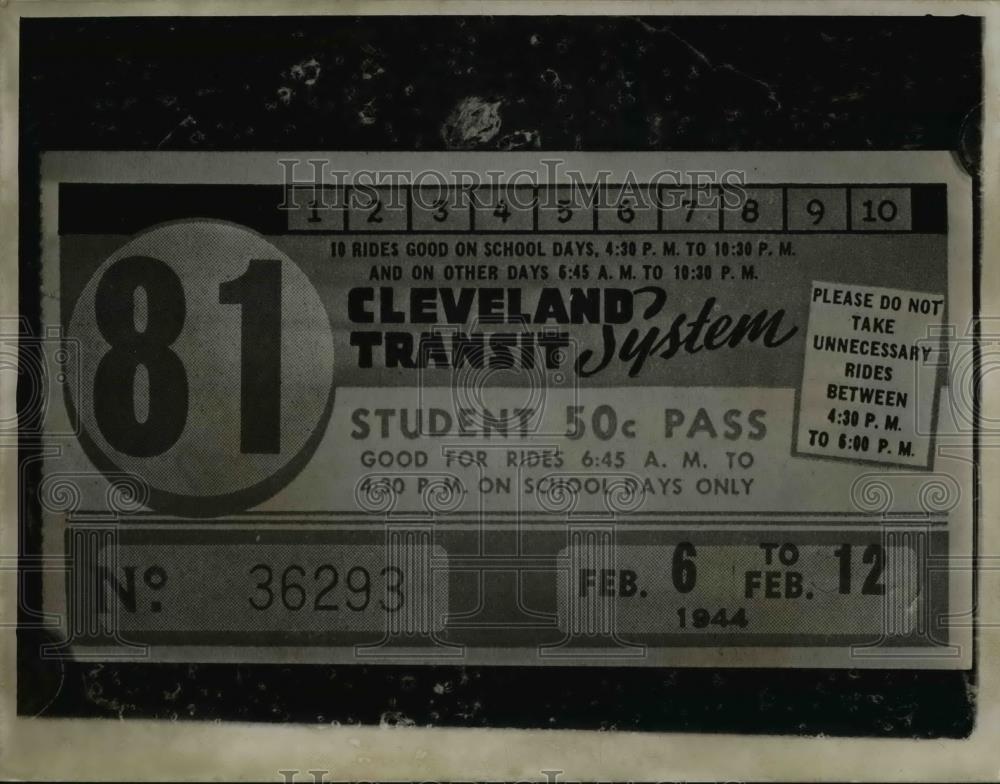 1944 Press Photo New Student Street Car Pass  - cva80774 - Historic Images