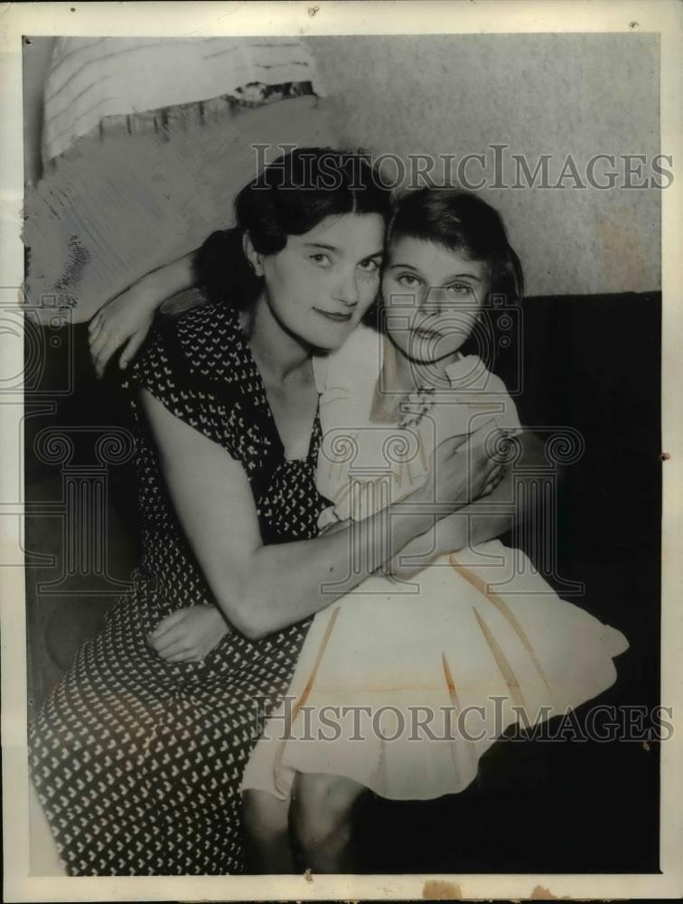 1936 Press Photo Mrs Grace Sappas now has custody of daughter Alvina - nee80357 - Historic Images