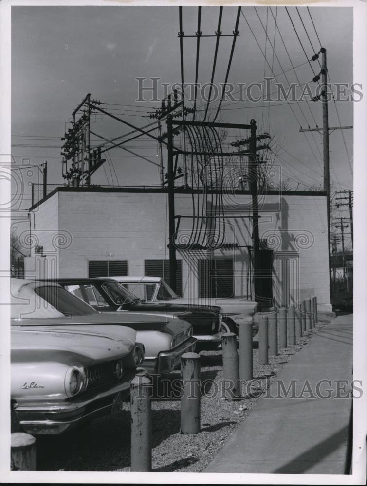 1963 Press Photo West Park sub station power for Rapid Transit, hit by lightning - Historic Images