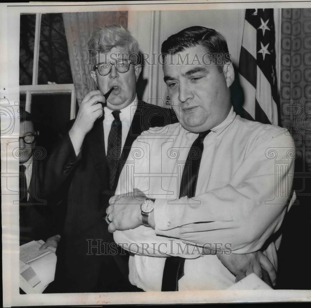 1961 Press Photo Pierre Salinger at News Briefing at White House &amp; George Reedy - Historic Images