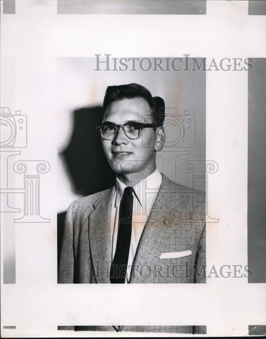 1962 Press Photo Dan Forsthaffer of National Paper & Twine Co - nee82478 - Historic Images