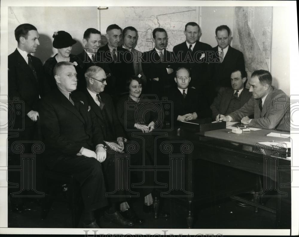 1935 Press Photo the group called to reorganize LACRA - Historic Images