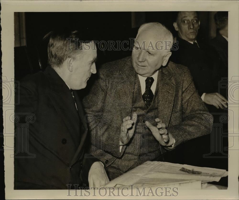 1939 Press Photo Sen. Joseph C.O&#39;Mahoney with Ldwin L. Davis at Monopoly Hearing - Historic Images