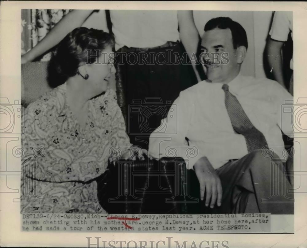 1948 Press Photo Thomas E Dewy GOP Presidential nominee with his mother. - Historic Images