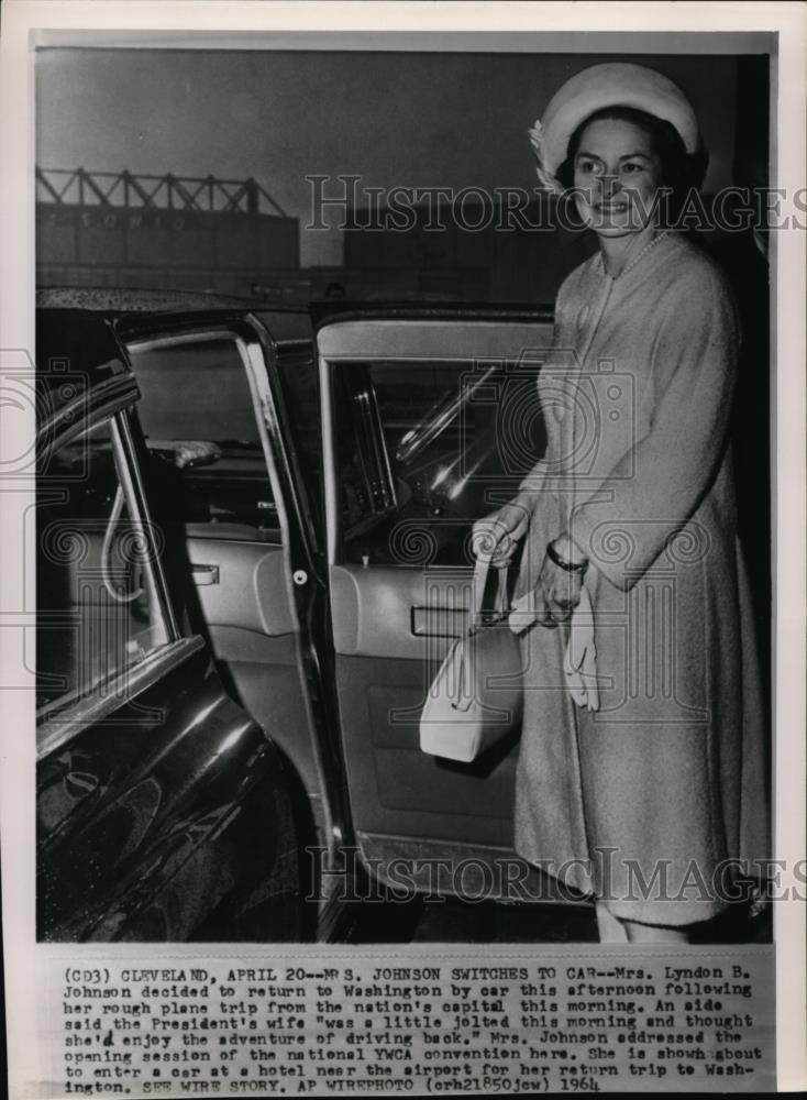 1964 Wire Photo Mrs. Johnson decided to return to Washington by car - cvw11452 - Historic Images